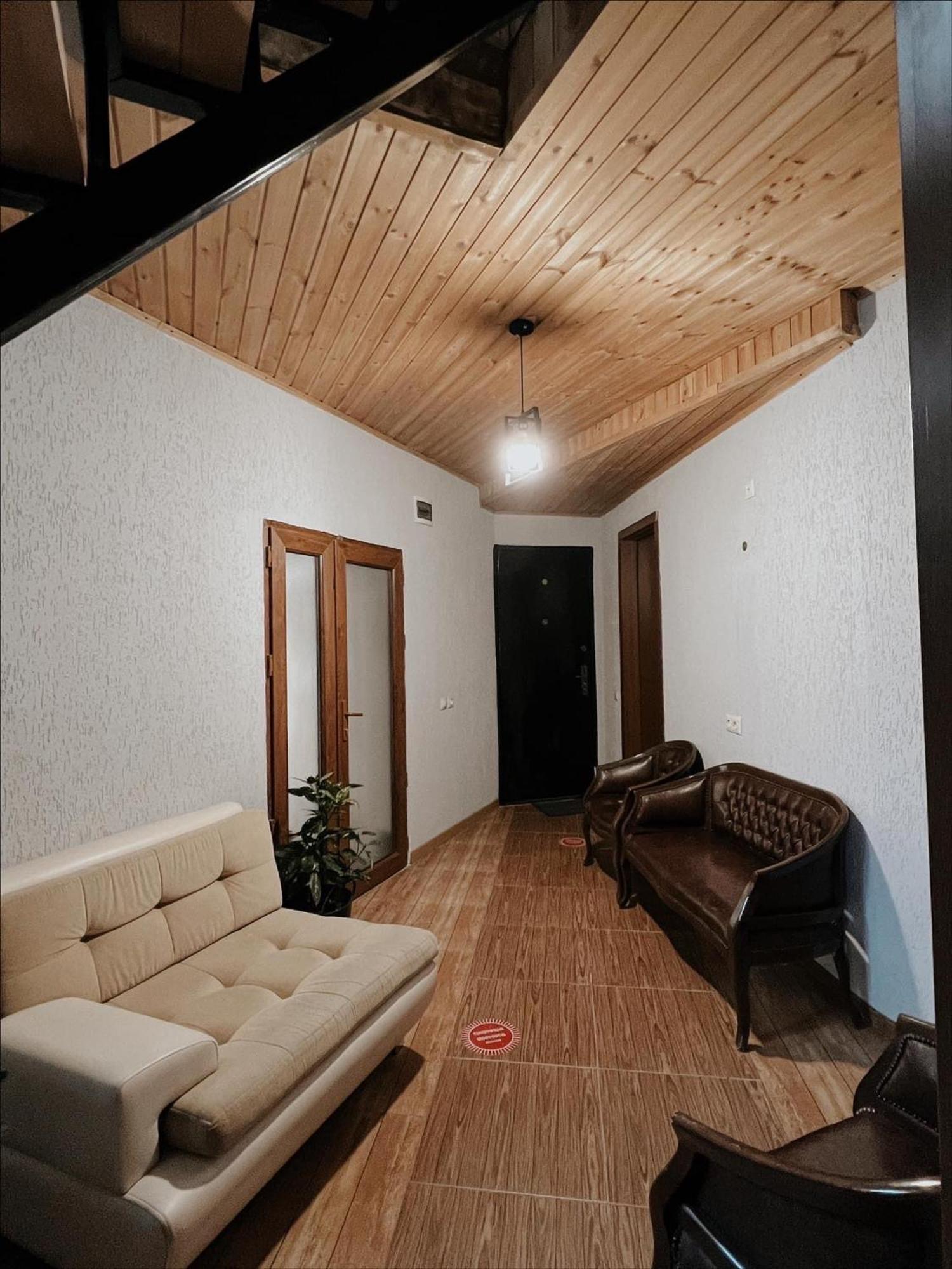 Guest House Nikala Mestia Luaran gambar