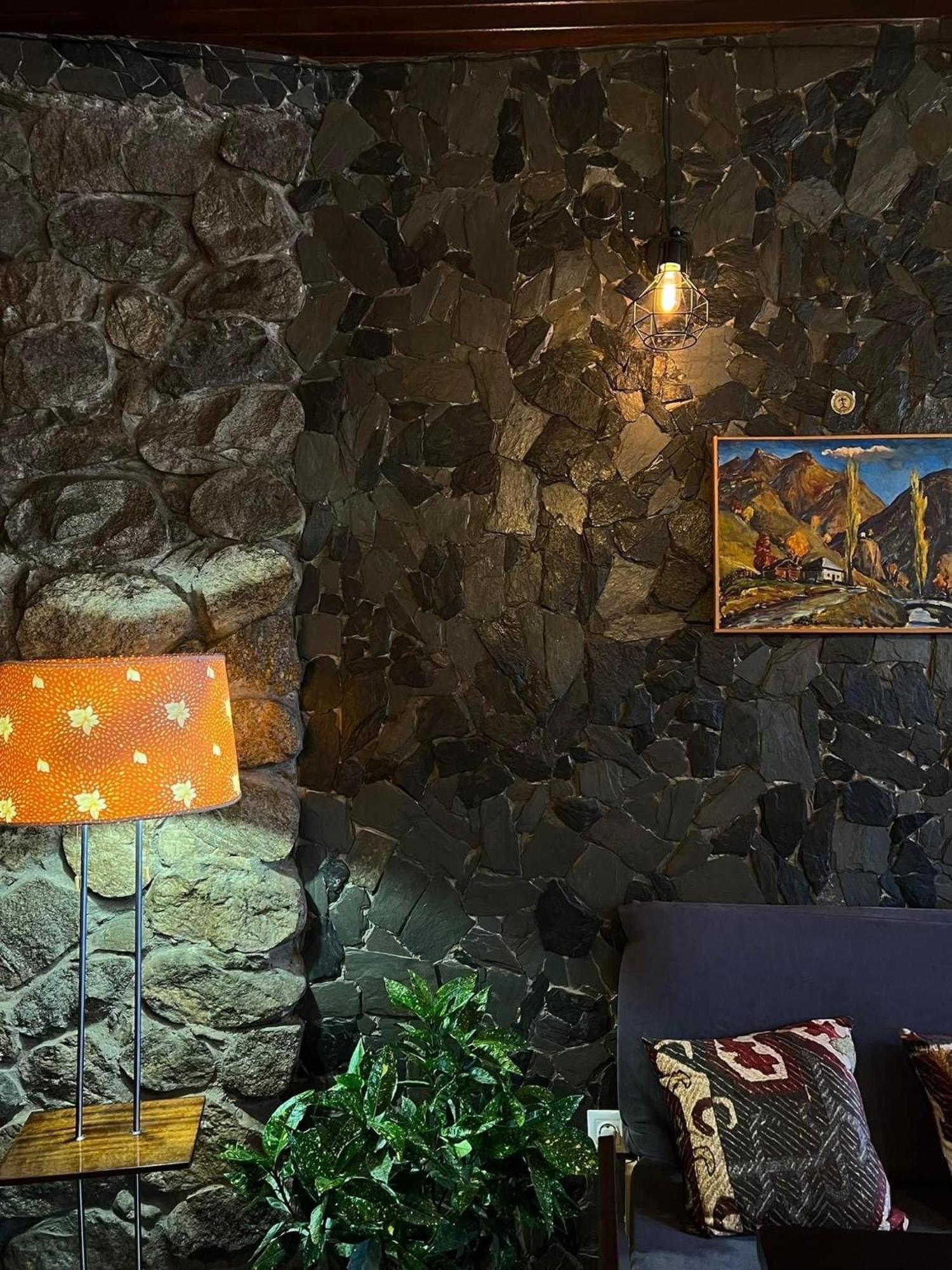 Guest House Nikala Mestia Luaran gambar