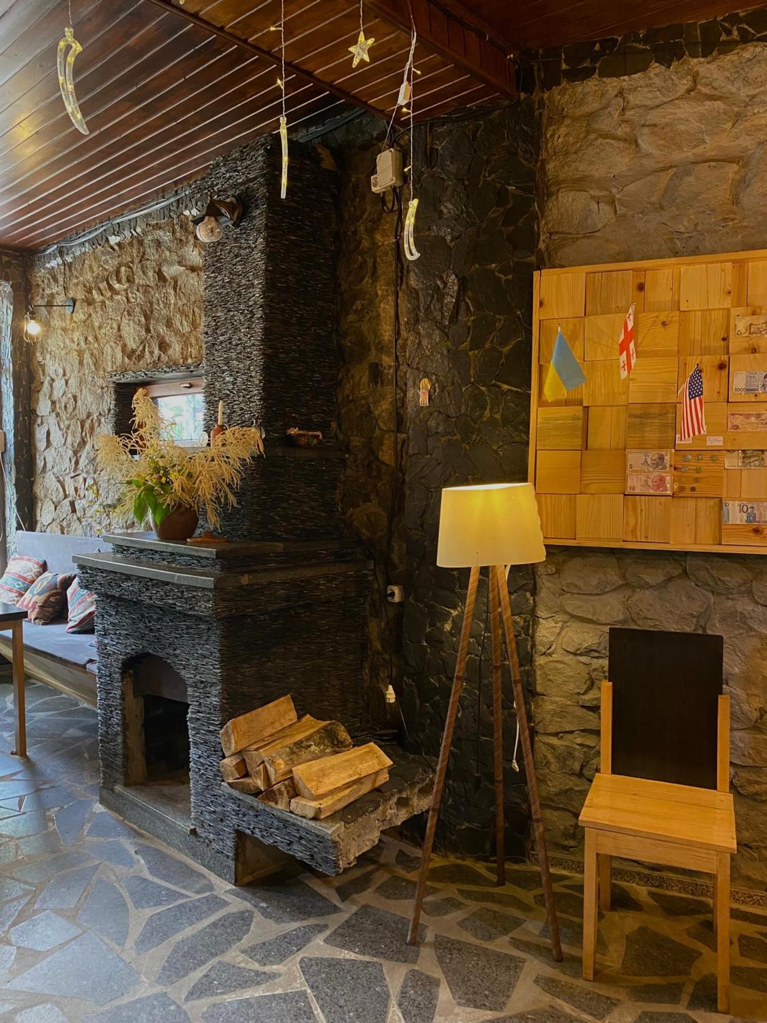 Guest House Nikala Mestia Luaran gambar