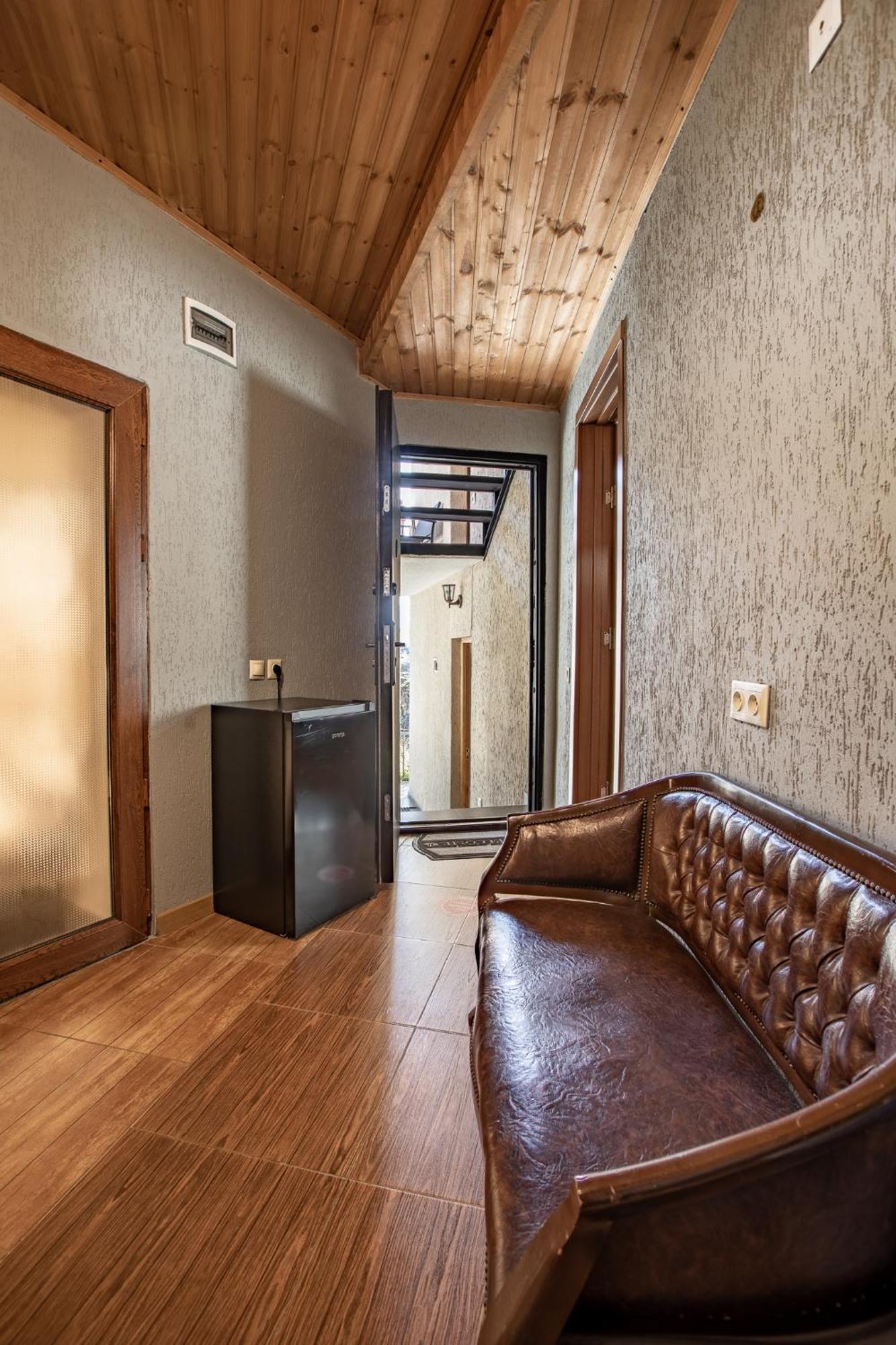 Guest House Nikala Mestia Luaran gambar