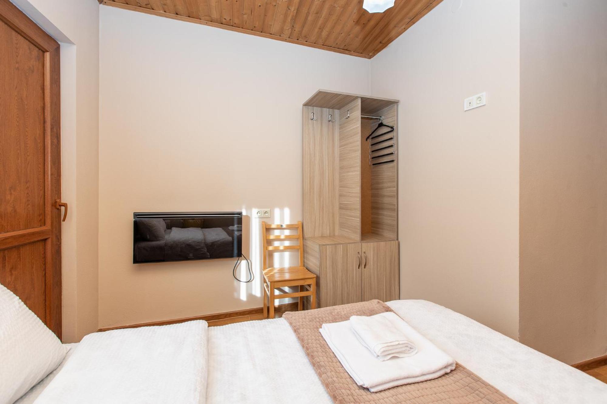 Guest House Nikala Mestia Luaran gambar