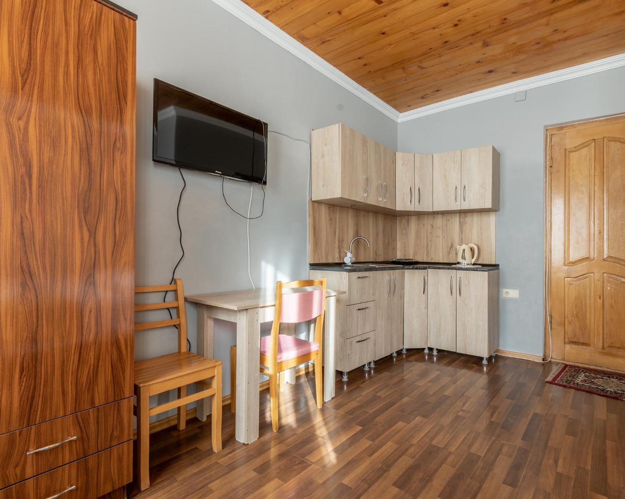 Guest House Nikala Mestia Luaran gambar