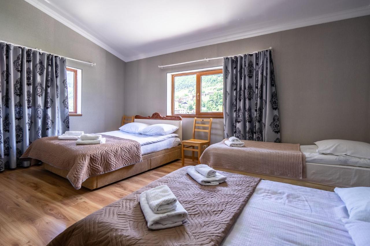 Guest House Nikala Mestia Luaran gambar