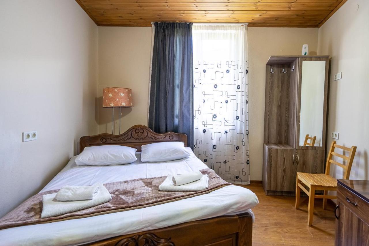 Guest House Nikala Mestia Luaran gambar